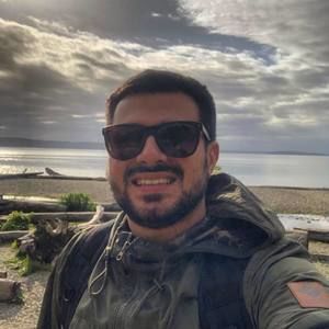 Meet your Posher, Esteban